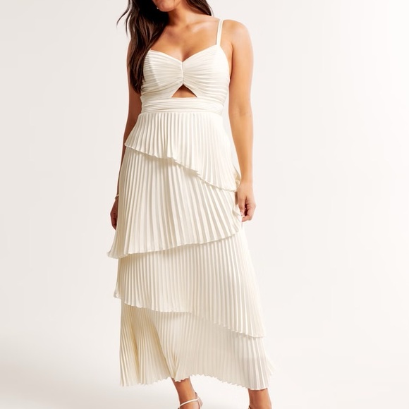 The A&F Giselle Pleated Tiered Maxi Dress - Picture 2 of 4